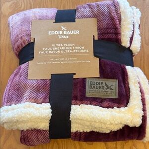 NWT Eddie Bauer Ultra Plush Faux Shearling Throw in Dark Purple & Cream